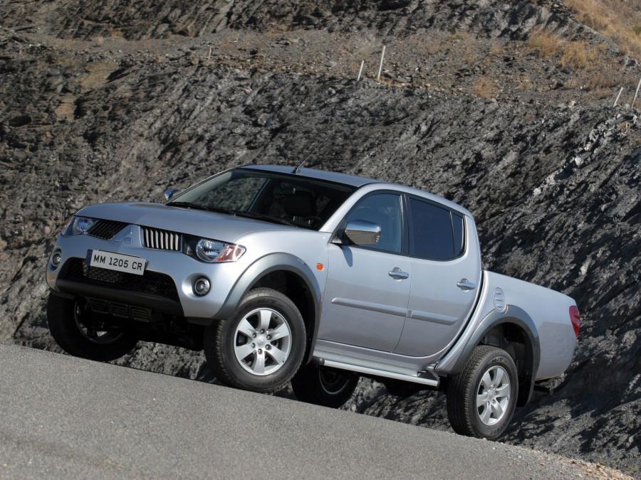  Mitsubishi L200 4Life Double Cab 2006 года  (фото 11 из 14)
